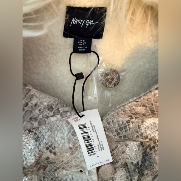 New with Tag! Snake Print Shearling Trim Longline Aviator Coat. Brand-Nasty Gal! - Picture 8 of 9